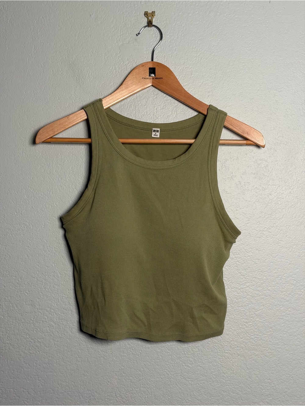 Uniqlo Olive Ribbed Tank Top Brami Built in bra- Women’s Scoop Neck cropped M